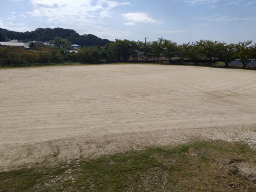 �O���E���h