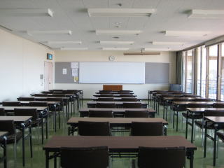 ���R���C��