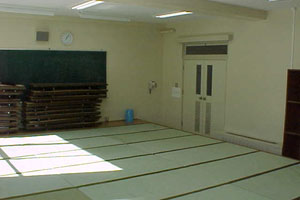 ��4���C��